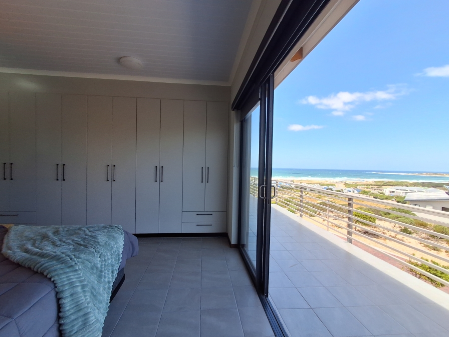 5 Bedroom Property for Sale in Stilbaai Oos Western Cape